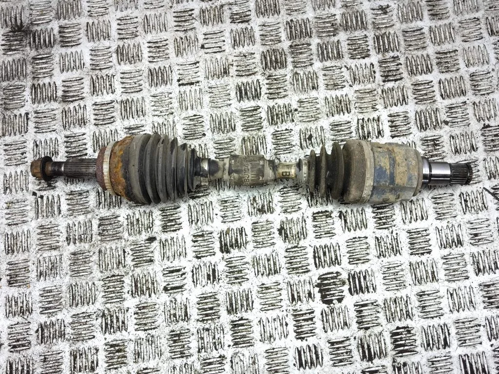 Front driveshaft – left