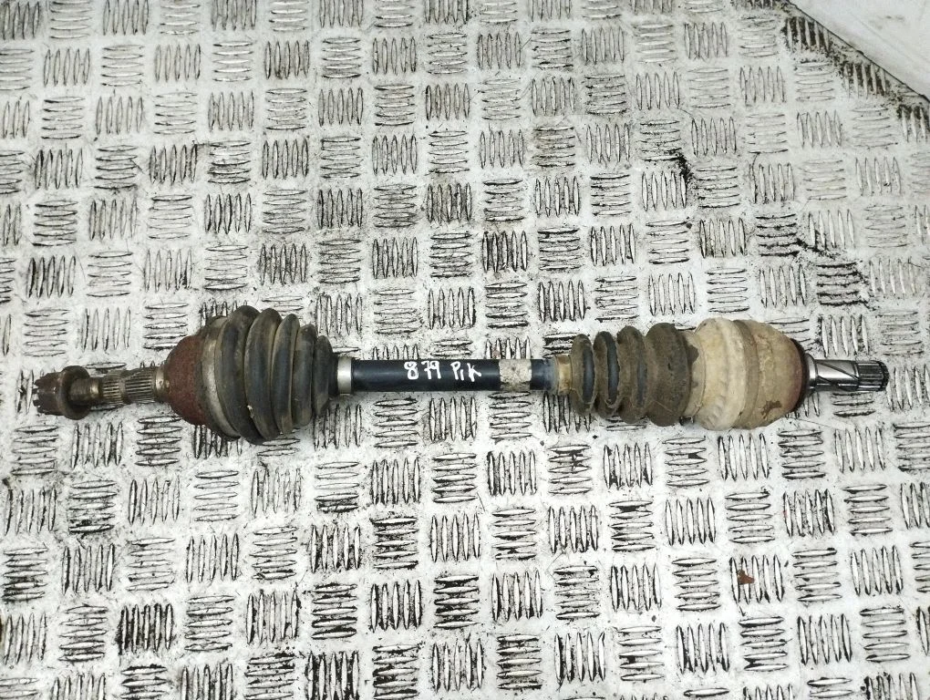 Front driveshaft – left