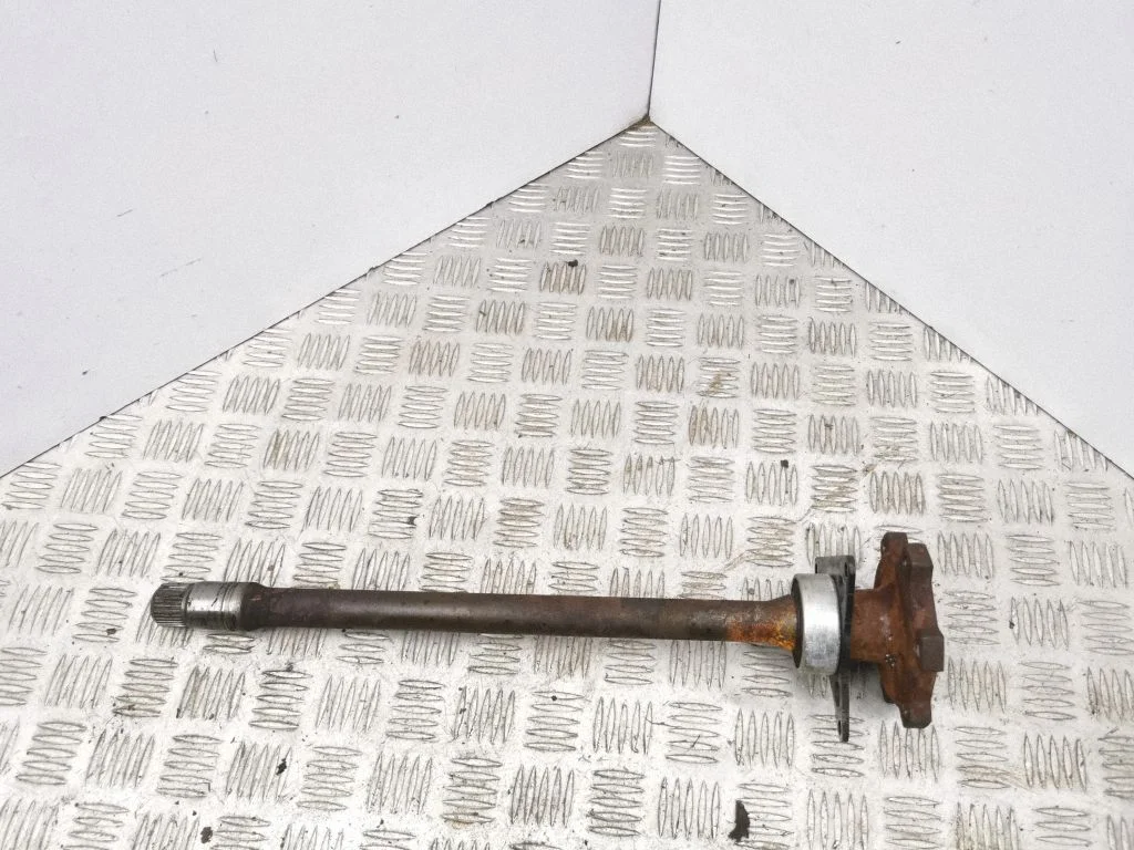 Front driveshaft – left