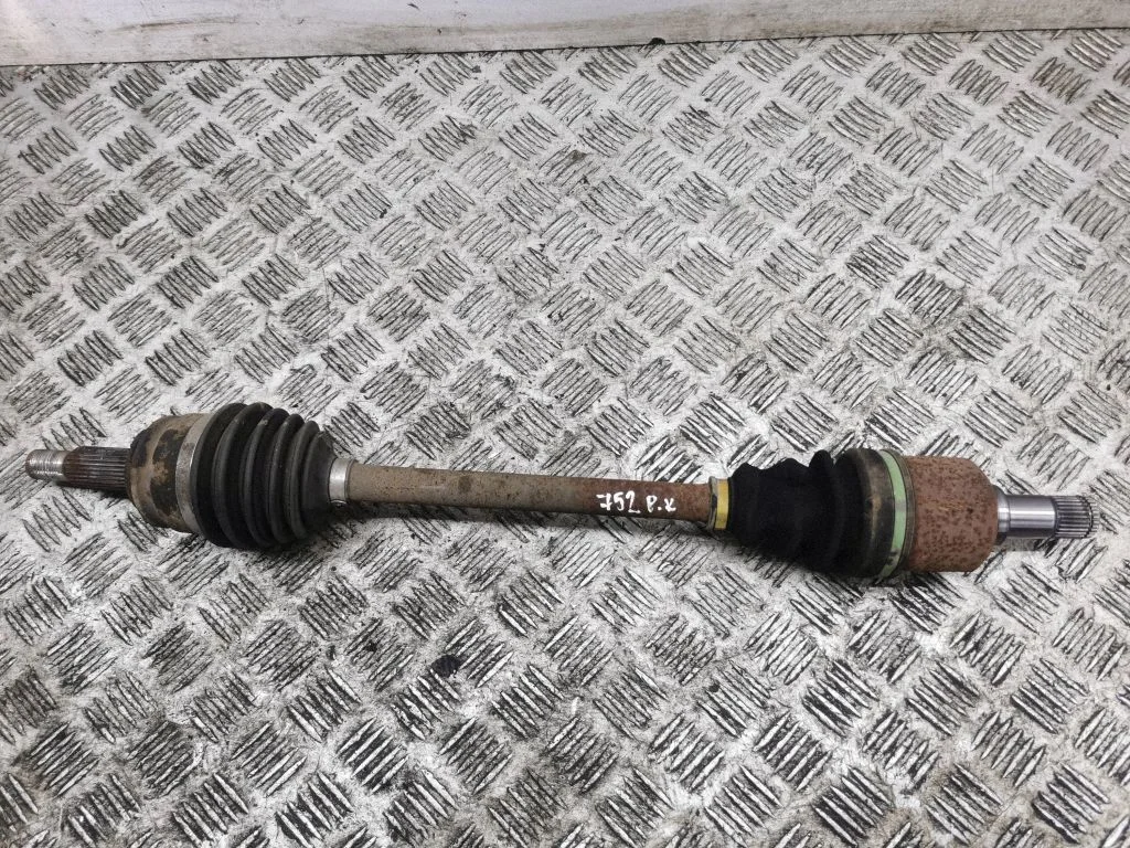 Front driveshaft – left