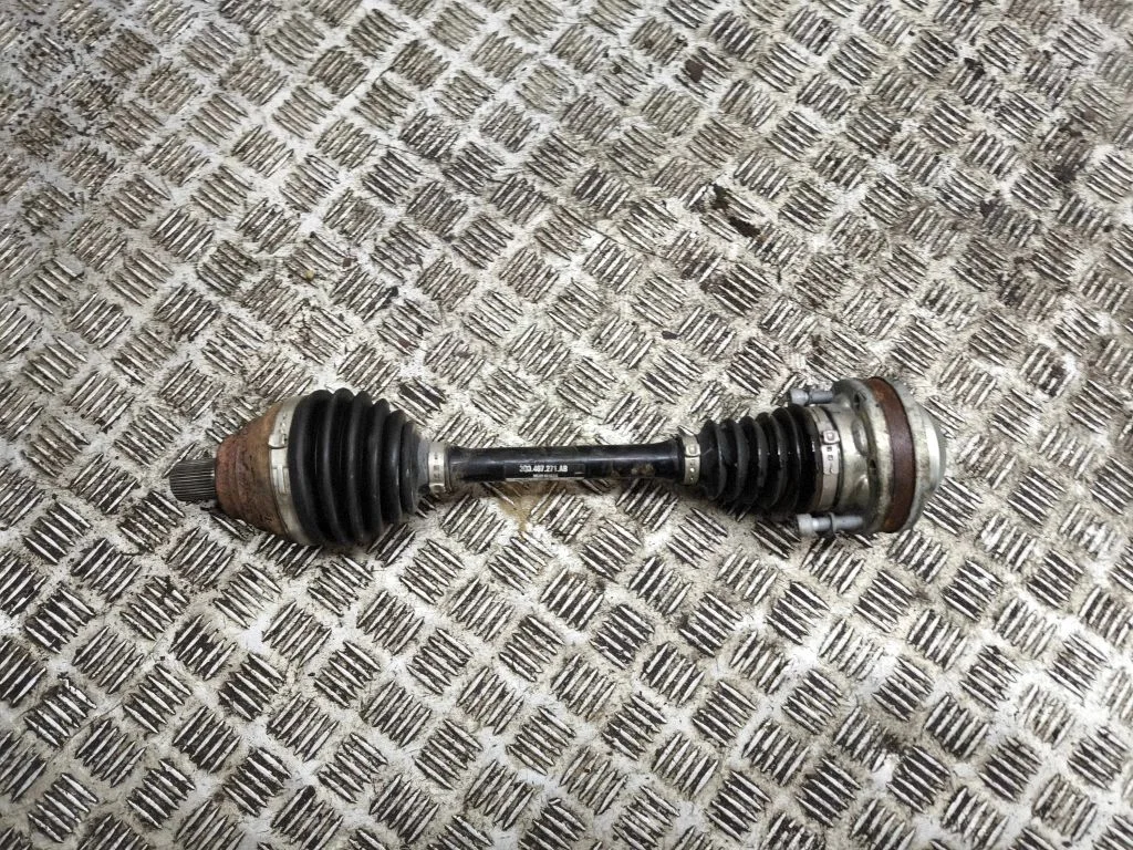 Priekšējā pusass 3q0407271ab