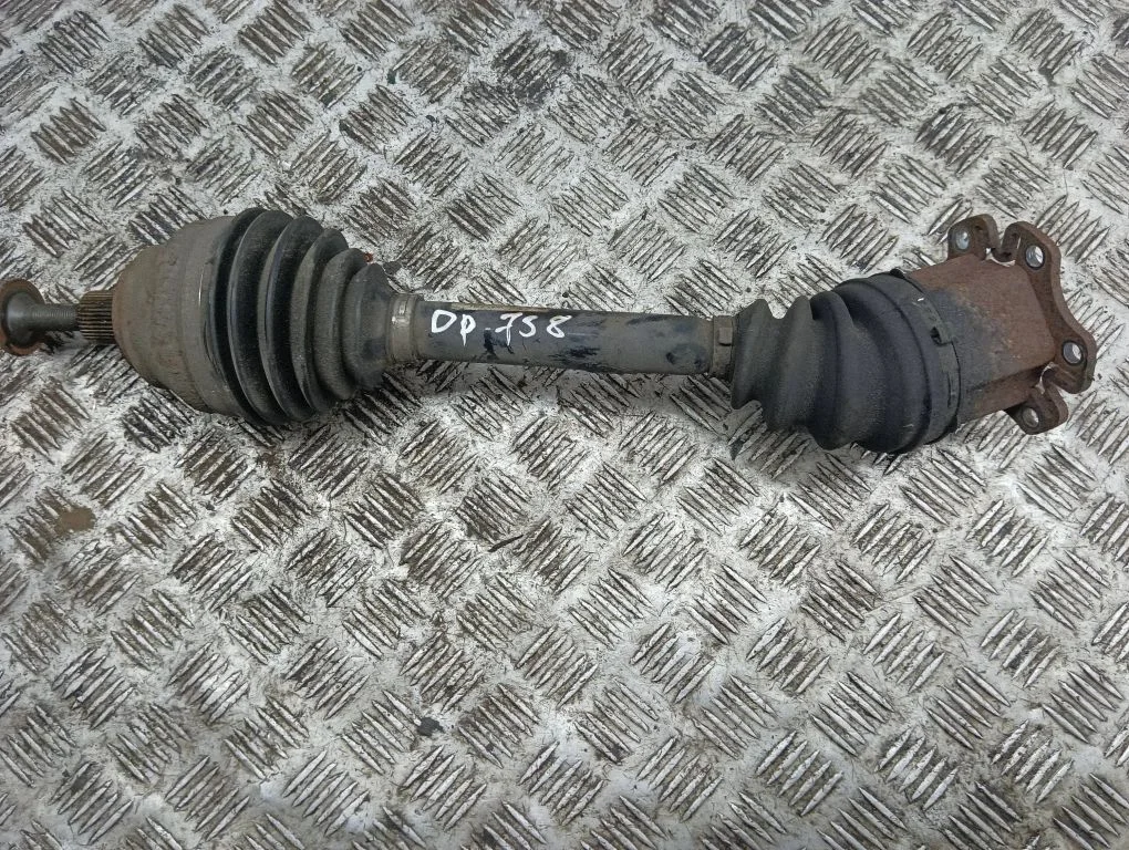 Priekšējā pusass 3W0407272B