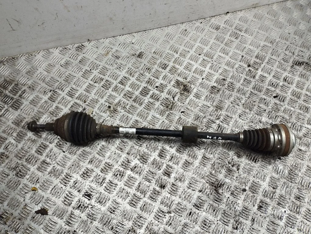 Priekšējā pusass 3Q0407272AR