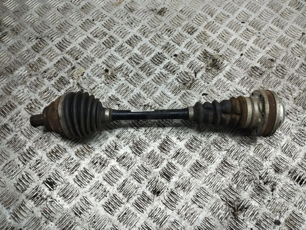 Priekšējā pusass 3Q0407271AA