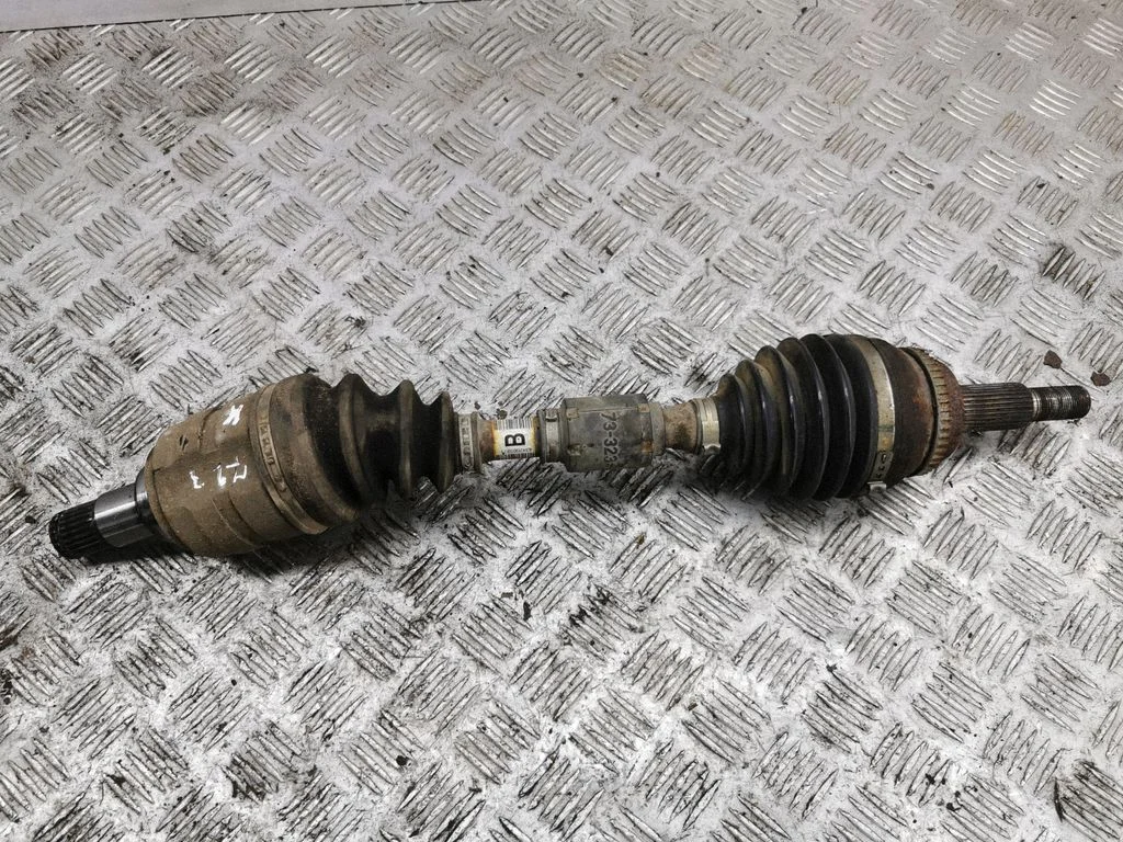 Front driveshaft – left