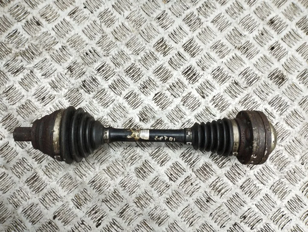 Front driveshaft – left