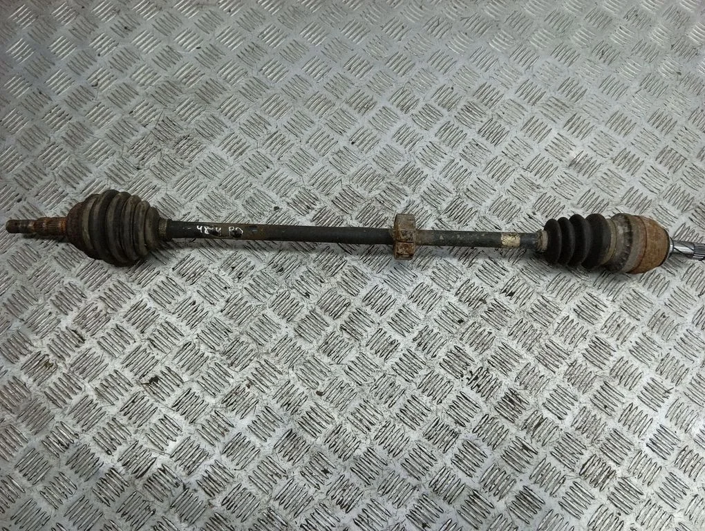 Front driveshaft – left