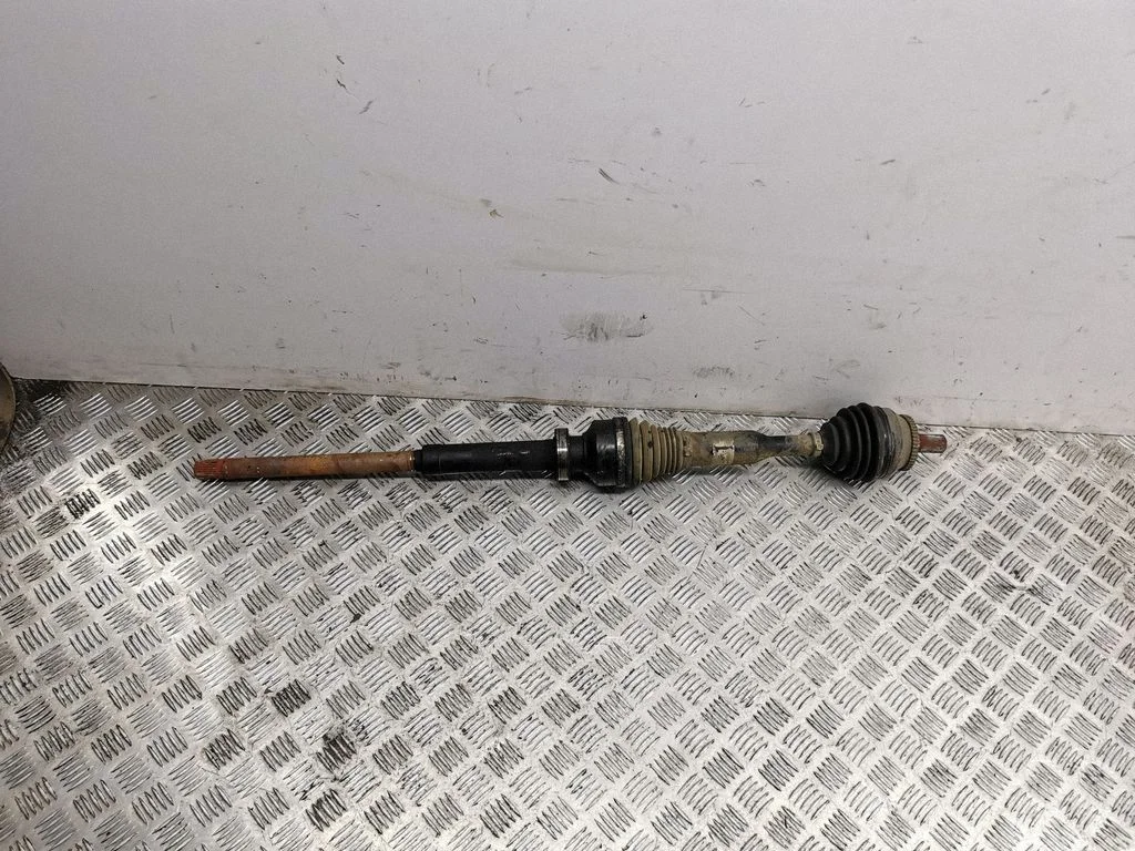 Front driveshaft P30735533