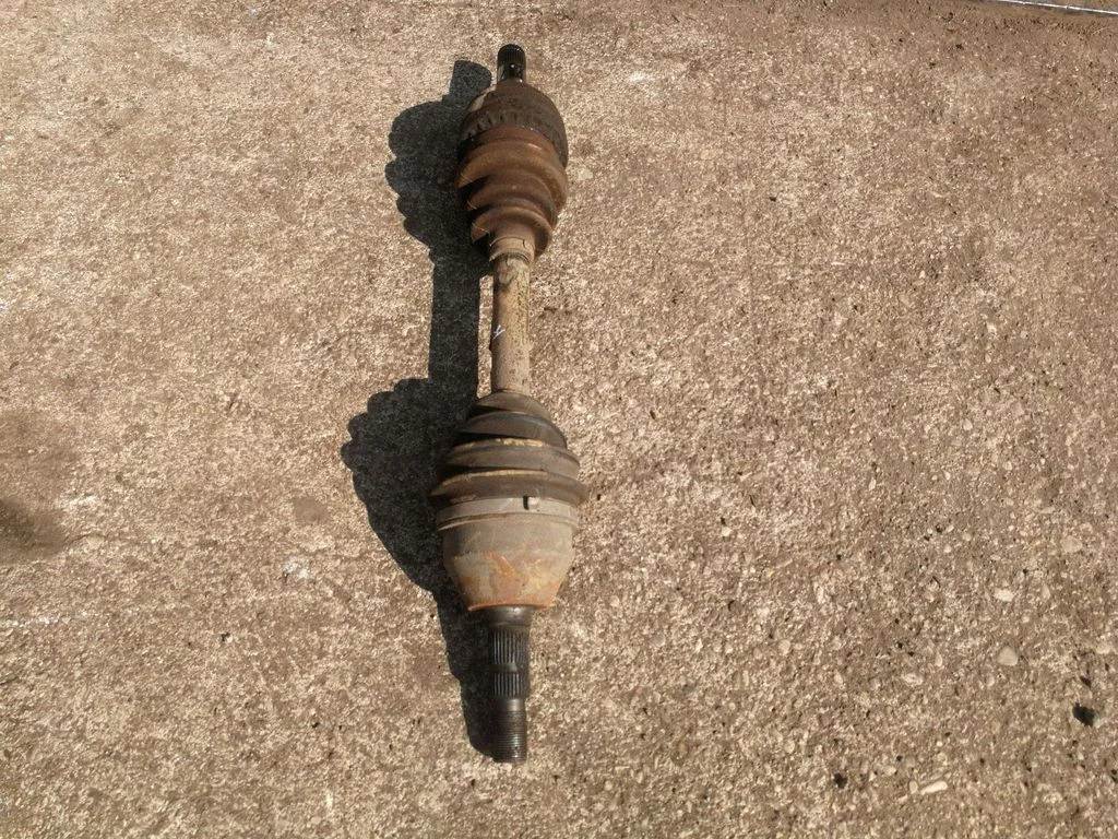 Front driveshaft – front left