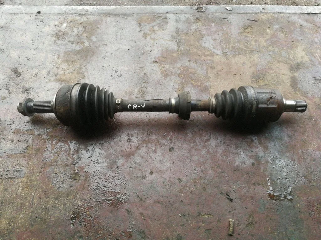 Front driveshaft – left