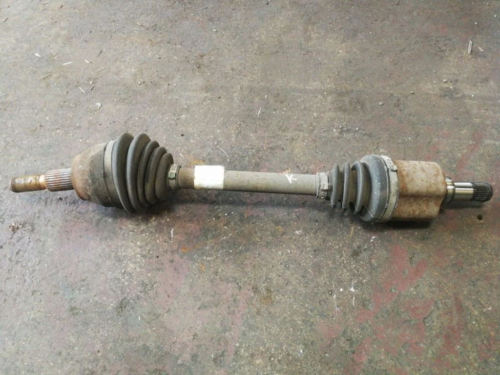 Front driveshaft – left
