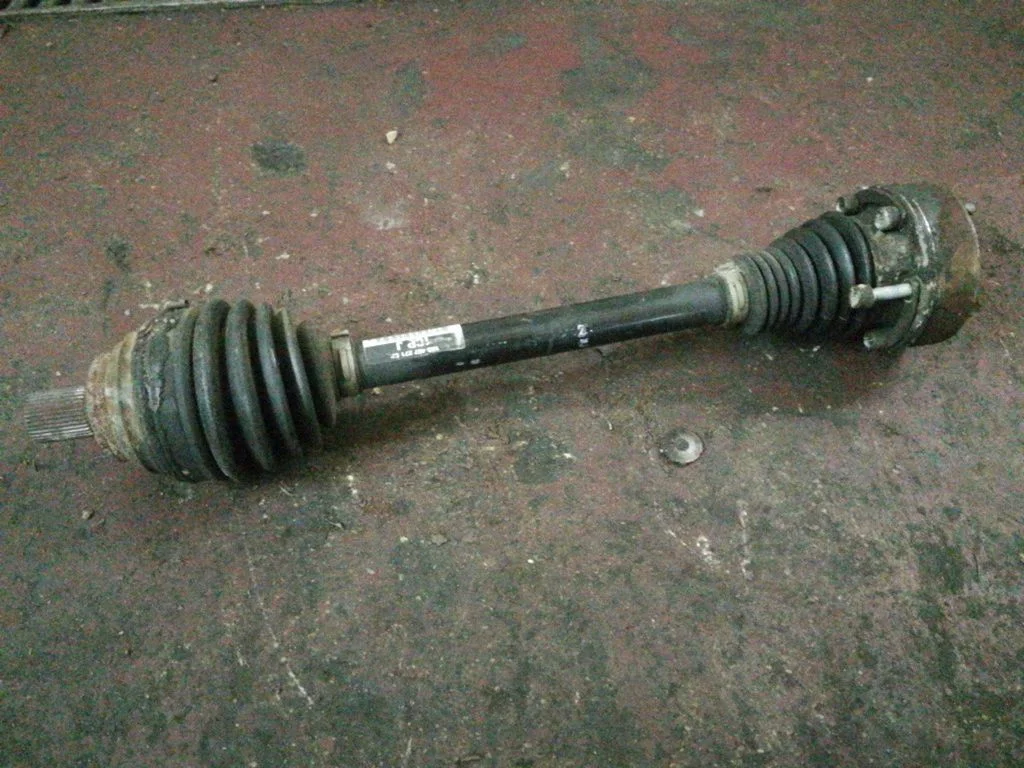 Front driveshaft – left