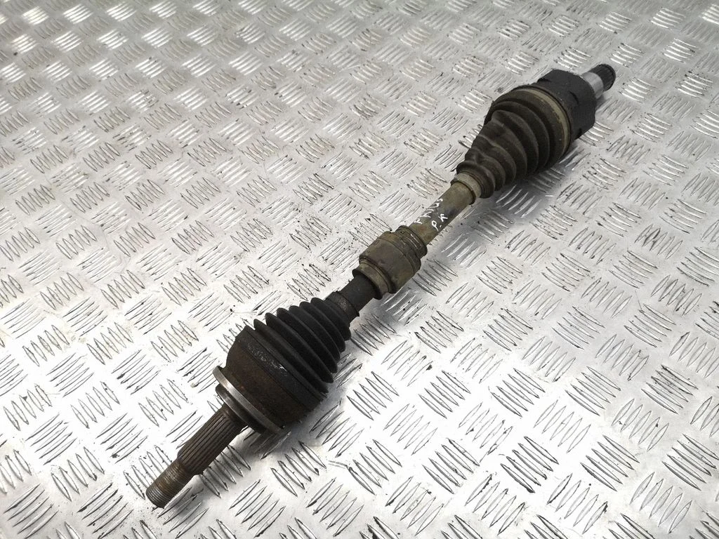 Front driveshaft – left