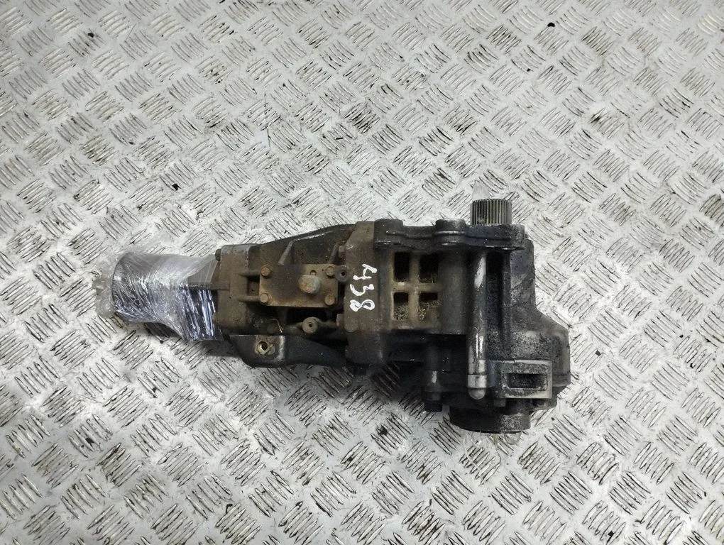 Gearbox transfer box case