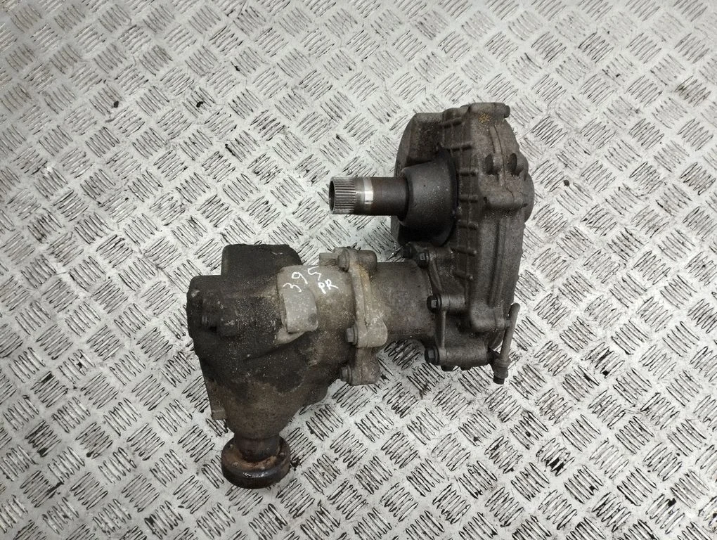 Gearbox transfer box case 30713817