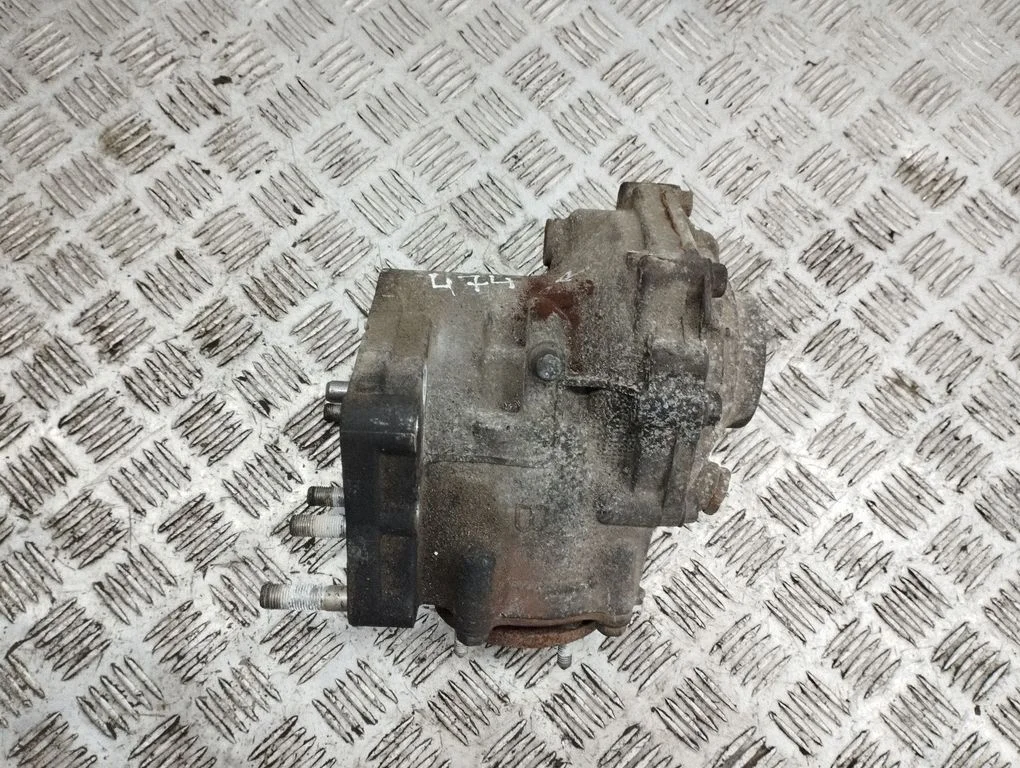 Ātrumkārbas reduktors (sadales kārba)
