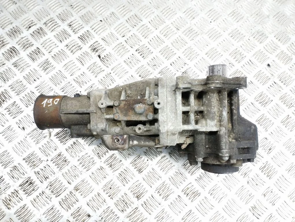 Gearbox transfer box case 067023