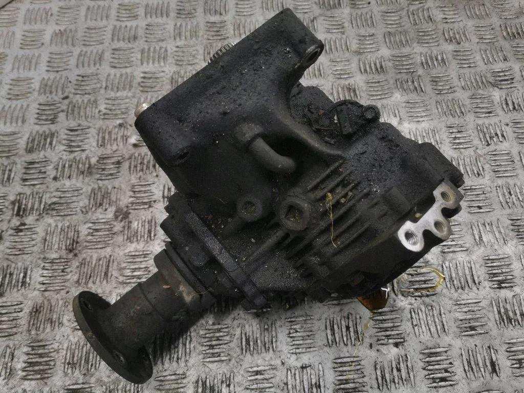 Ātrumkārbas reduktors (sadales kārba)