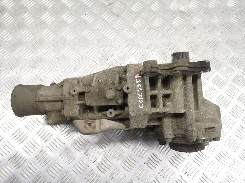 Gearbox transfer box case