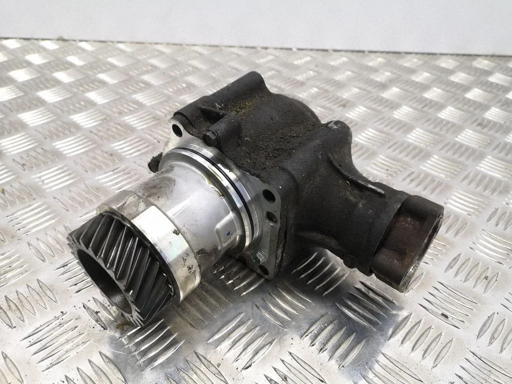 Gearbox transfer box case