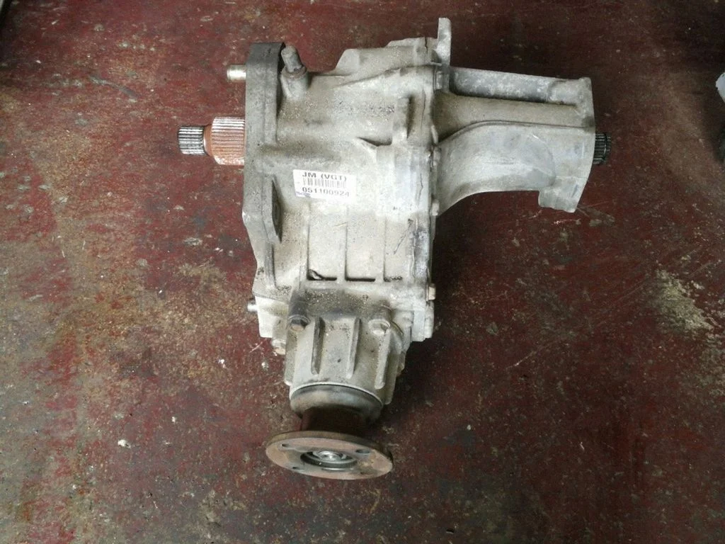 Gearbox transfer box case
