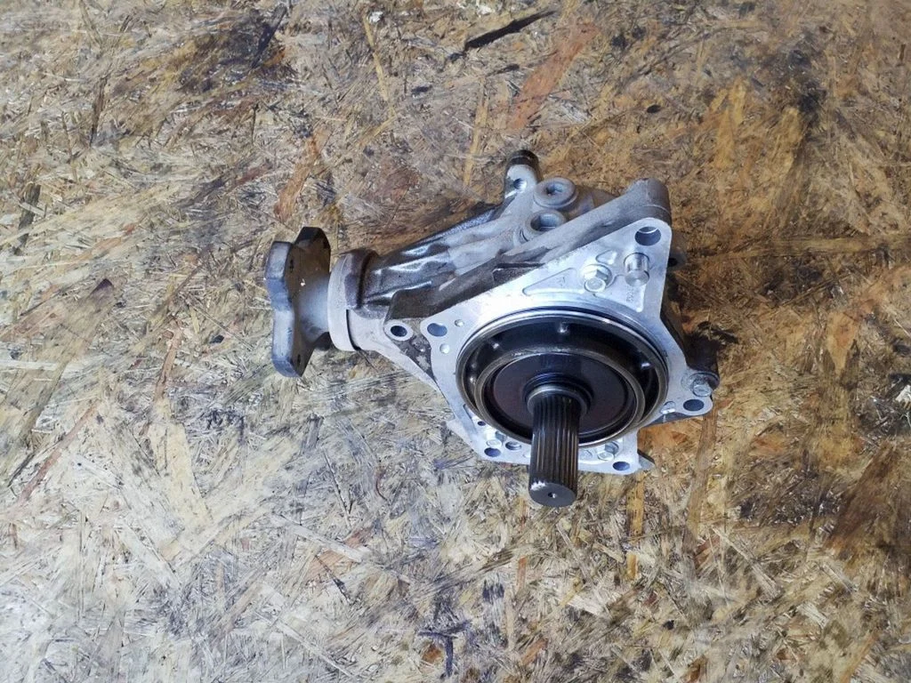 Gearbox transfer box case