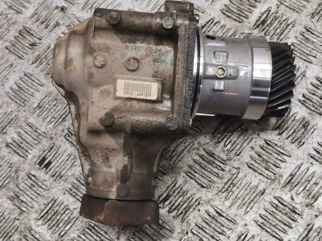 Gearbox transfer box case GR7G2001879
