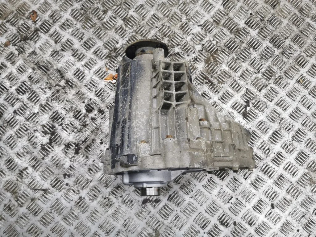 Gearbox transfer box case 5802678