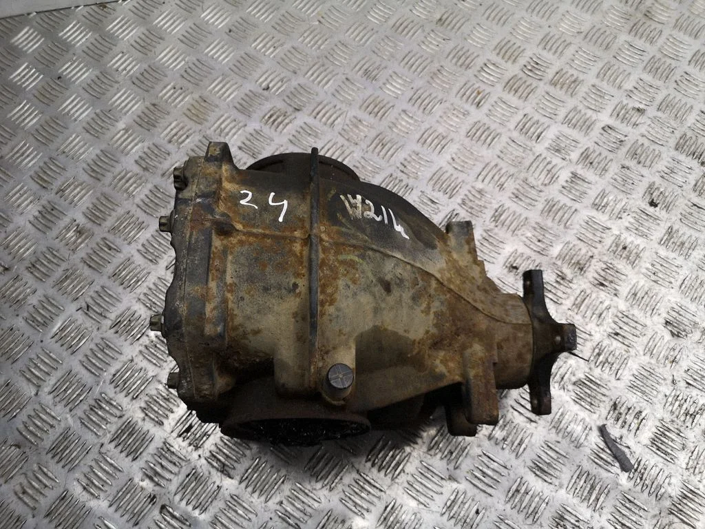 Aizmugurējais reduktors A2303510508