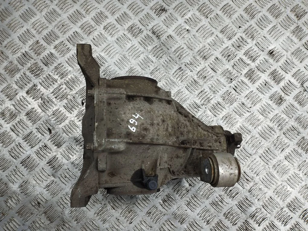 Rear differential A2133510008