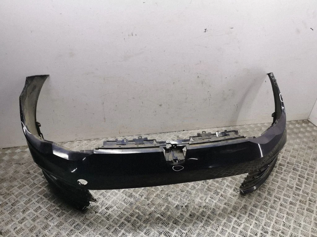 Front bumper 5H0807221