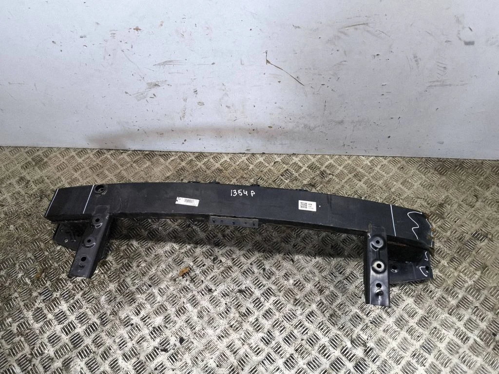 Front bumper cross member AO000