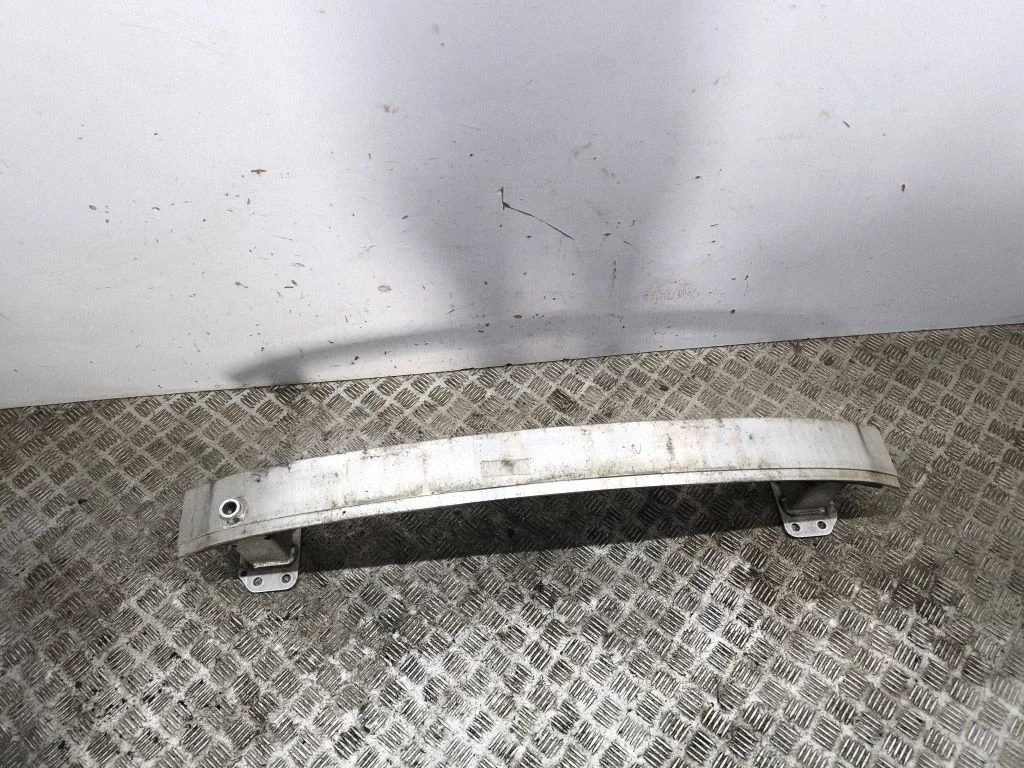 Front bumper cross member – Jeep Grand Cherokee (2010-2021)
