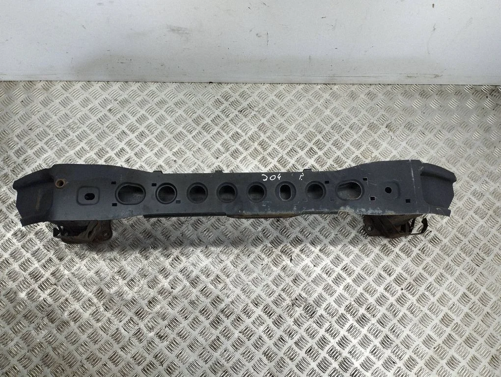Front bumper cross member