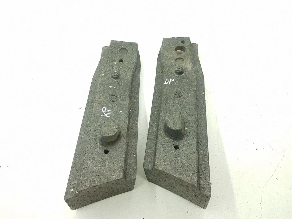 Front bumper foam support bar 60685923DX