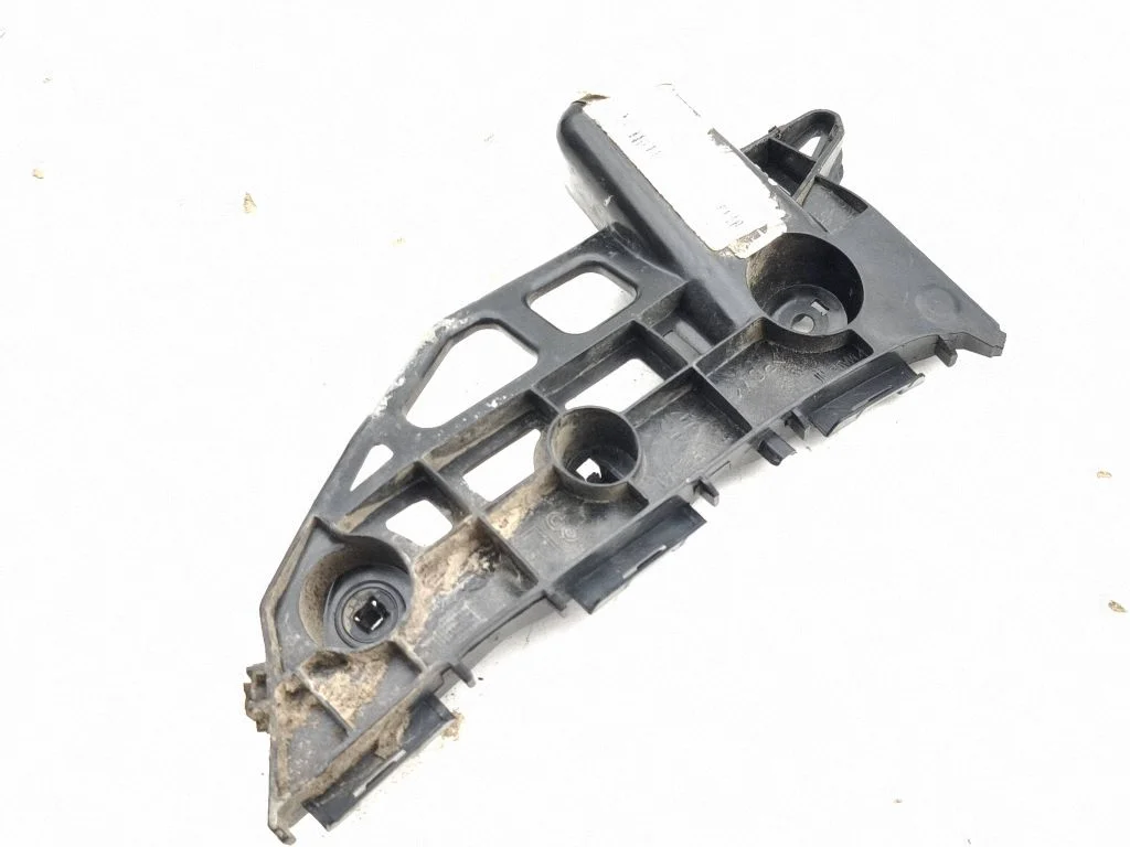Esistange kinnitusklamber – Toyota Prius+ (ZVW40) (2011-2018)