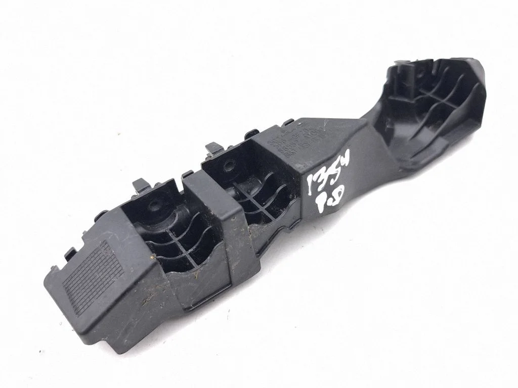 Front bumper mounting bracket 86552AT000