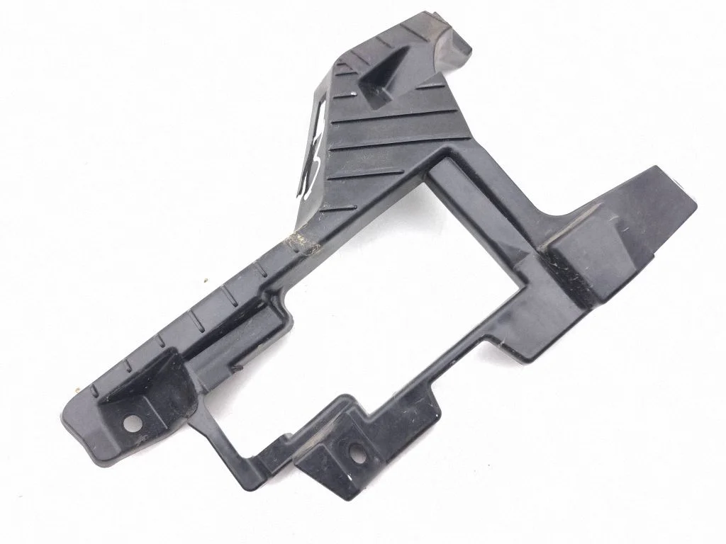 Front bumper mounting bracket 86526A0000
