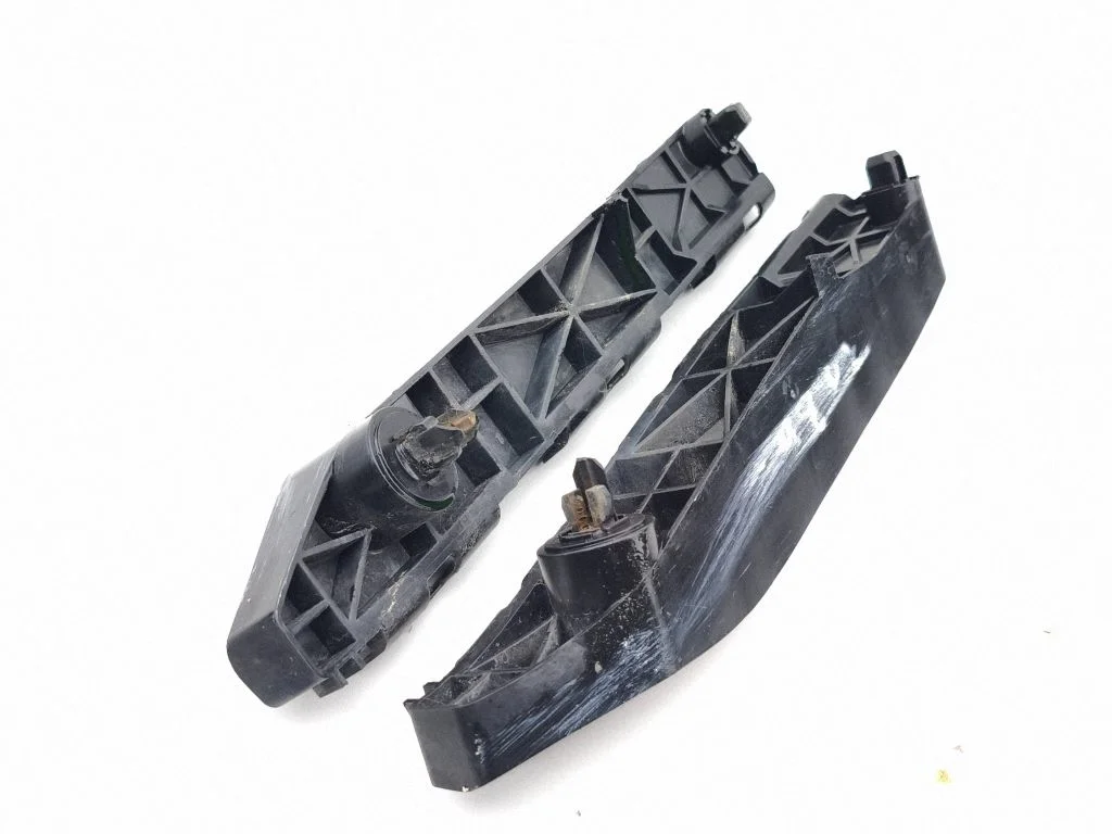 Front bumper mounting bracket 52536