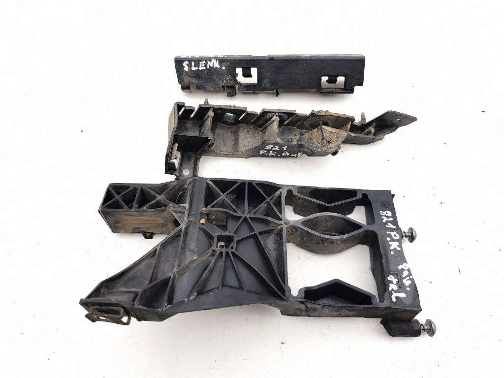 Front bumper mounting bracket 4G0853921