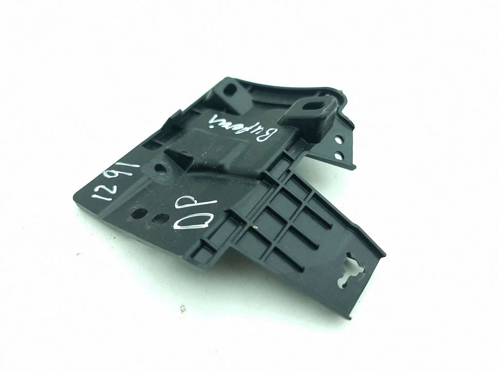 Front bumper mounting bracket 865A8HF100