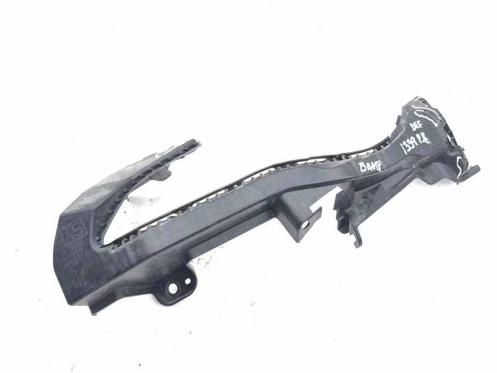 Priekšējā bampera turētājs 57707CA190