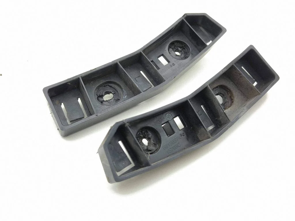 Front bumper mounting bracket 68138374AC