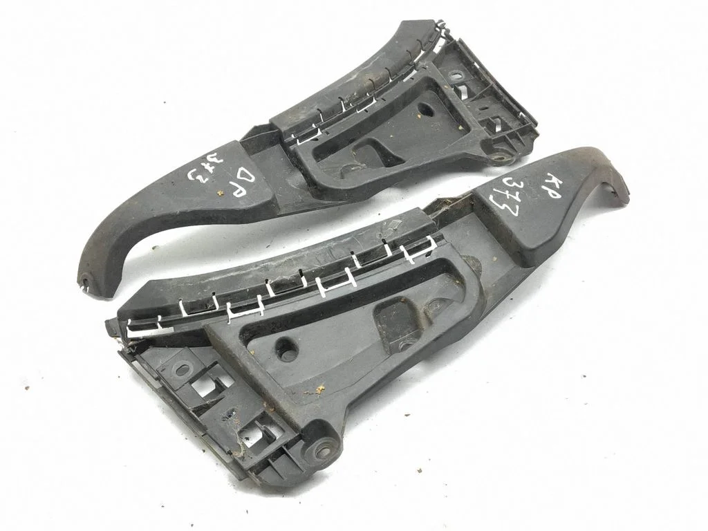 Esistange kinnitusklamber – Volvo XC90 (2003-2006)