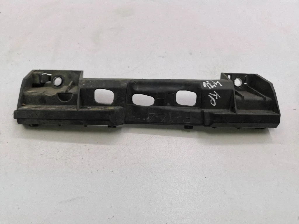 Priekšējā bampera turētājs EH4450161