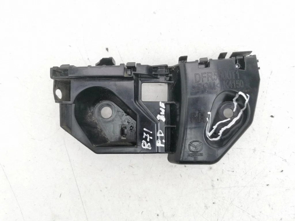Front bumper mounting bracket DFR5500T1