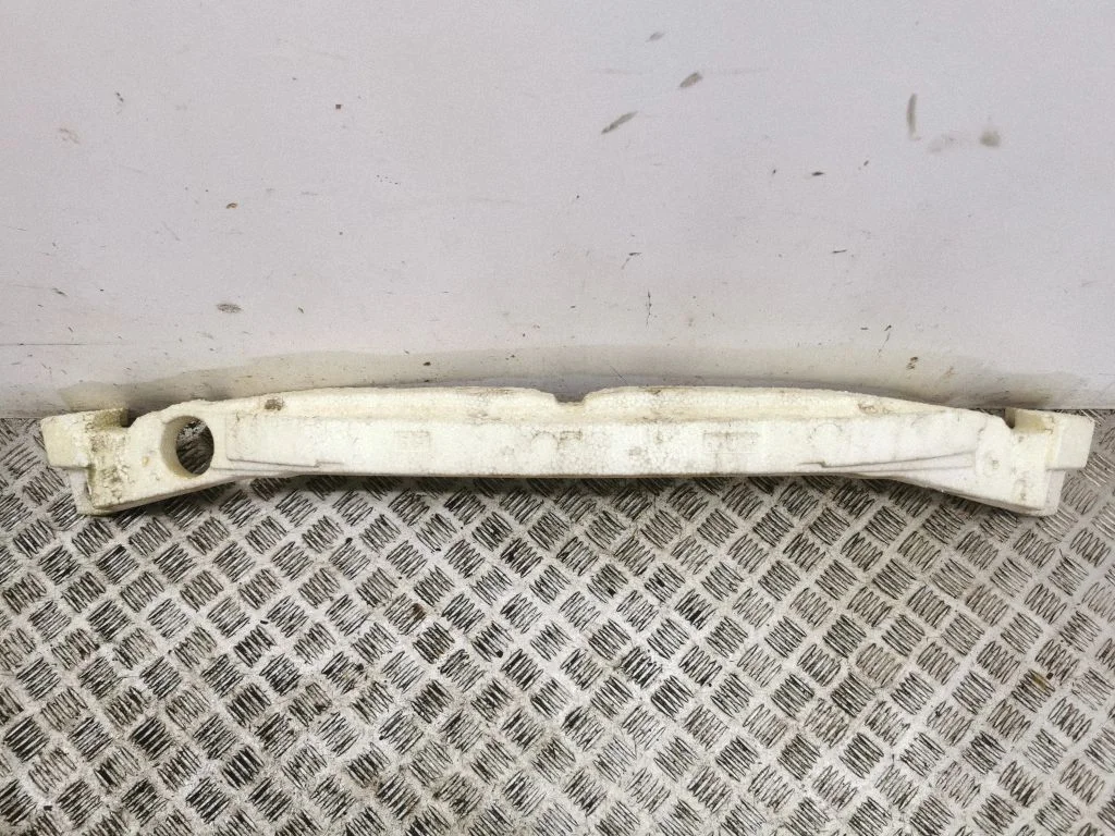 Front bumper foam support bar