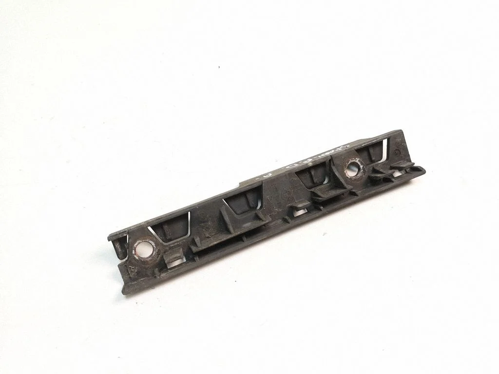 Front bumper mounting bracket 7066228