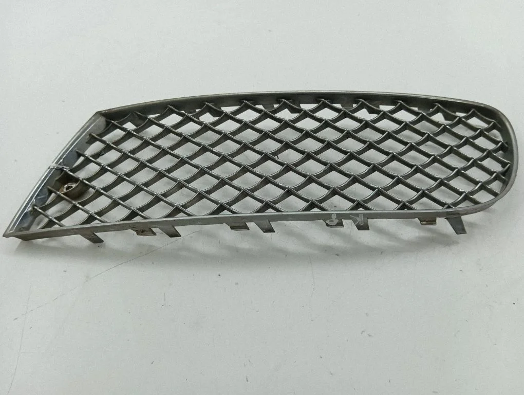 Apakšējās restes (trīs daļu) 3W5807683