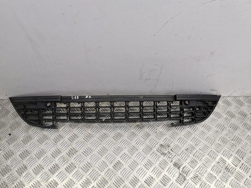 Front bumper lower grill 13294649